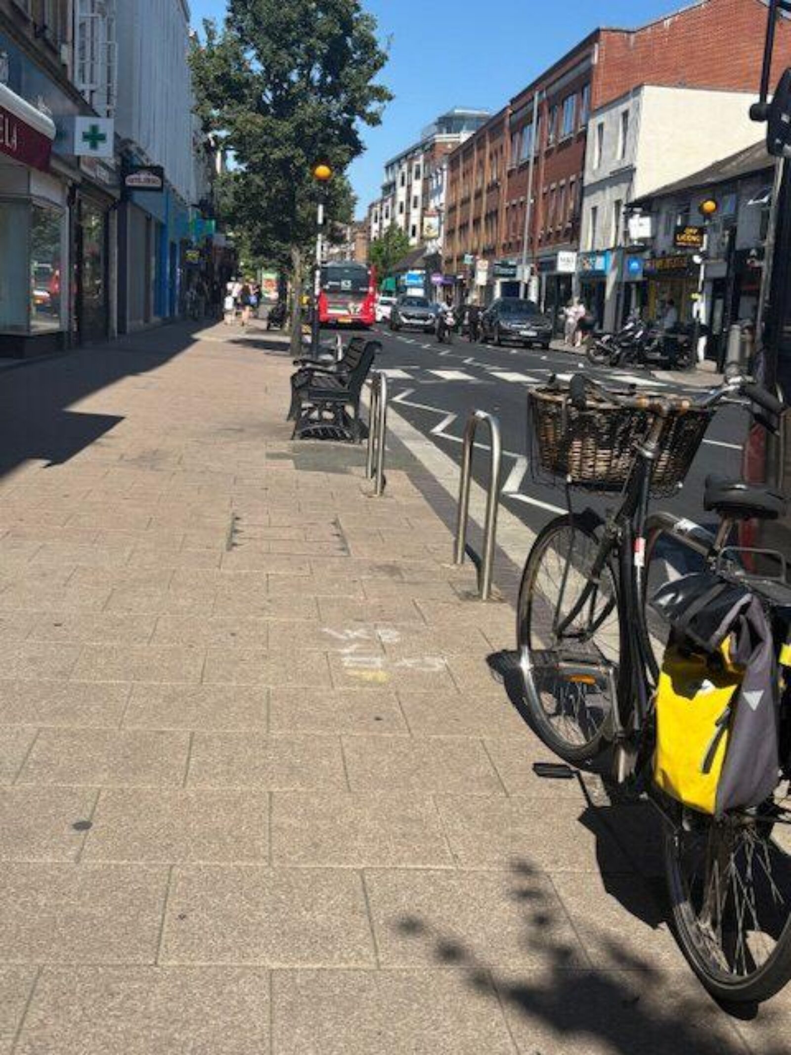 Surbiton Hight street (Victoria Road)